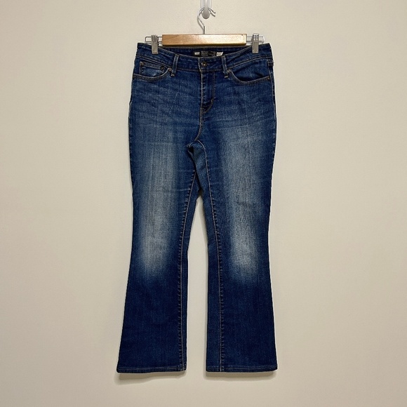 Levi's Bold Curve Boot Cut Women's Size 8/29 Blue Jeans Dark Wash Denim Western - Picture 1 of 11